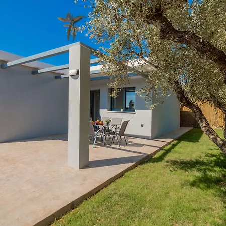Natura Villa Fiolitis